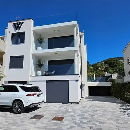 Coastal Retreat With Sea Views Lägenhet