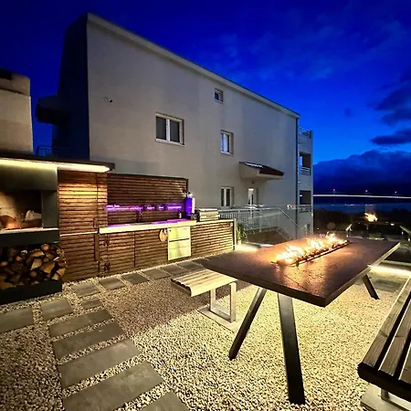 Coastal Retreat With Sea Views * Komarna