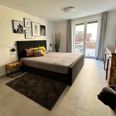 Coastal Retreat With Sea Views Apartment