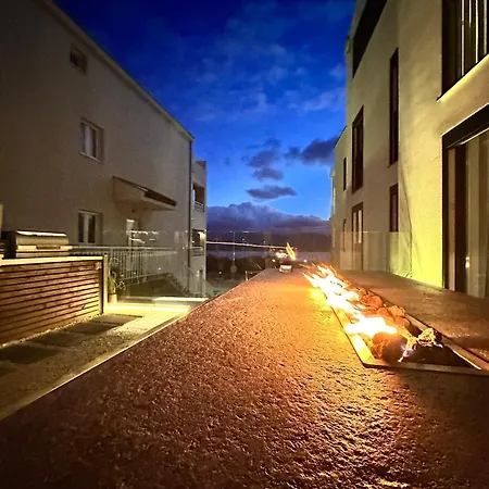 Daire Coastal Retreat With Sea Views -studio 4